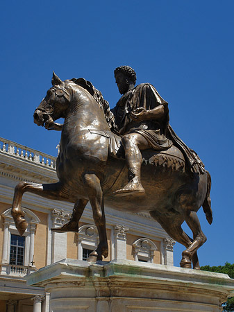 Foto Marc Aurel Statue