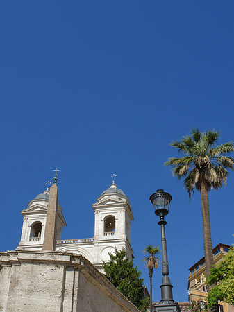 Foto S. Trinita dei Monti mit Obelisk - Rom