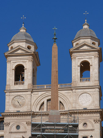 Fotos S. Trinita dei Monti mit Obelisk | Rom