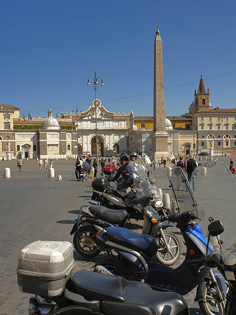 Fotos Mofas an der Piazza del Popolo | Rom