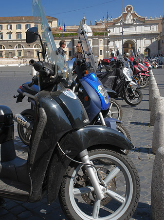 Foto Mofas an der Piazza del Popolo - Rom