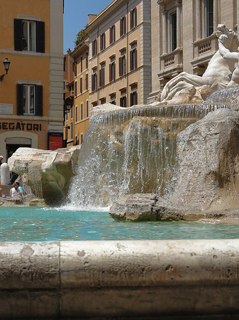 Statuen am Trevibrunnen