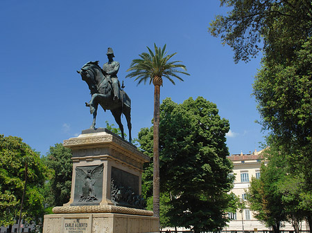 Fotos Statue von Carlo Alberto | Rom