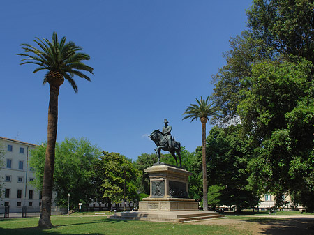 Fotos Statue von Carlo Alberto | Rom