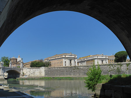 Fotos Unter der Brücke | Rom