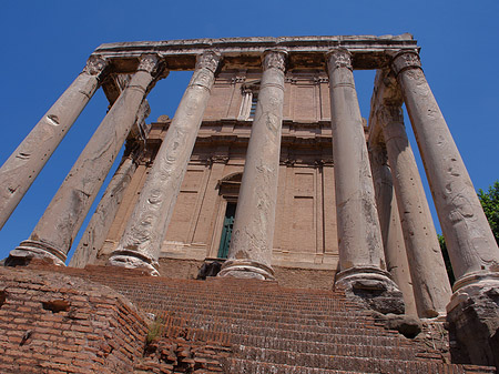 Tempel des Antoninus Pius und der Faustina