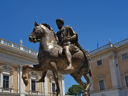 Foto Marc Aurel Statue