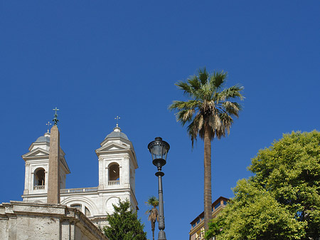 Fotos S. Trinita dei Monti mit Obelisk