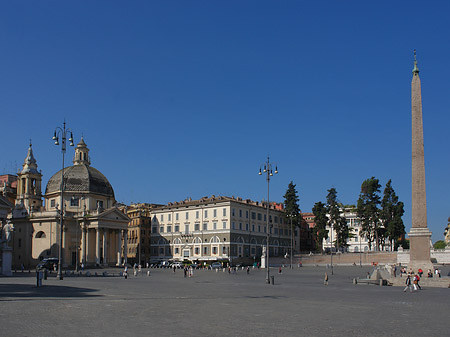 Fotos Obelisk mit Kirche