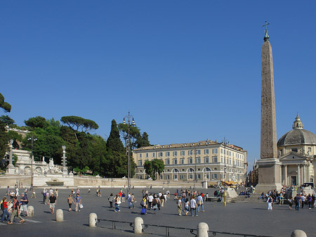 Fotos Obelisk und Löwenbrunnen | Rom