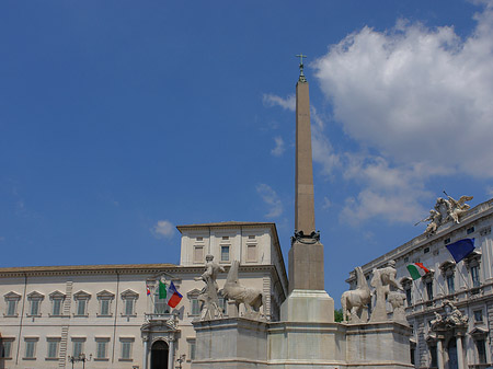 Quirinalspalast mit Obelisk