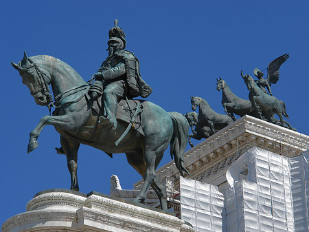 Fotos Bronzestatue von Victor Emmanuel