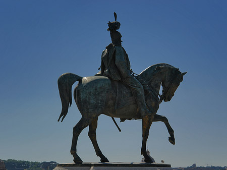 Fotos Bronzestatue von Victor Emmanuel